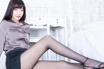 Beautyleg – 在线补课：跟着“grace”，教你如何在浴缸里优雅地刷社交软件。
