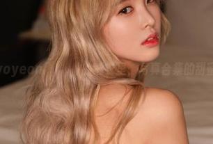 在Hyoyeon(김효연)的睡衣里，写真合集的甜蜜梦乡
