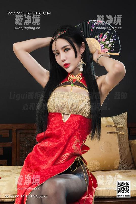 Ligui丽柜 - 田园丽影中甜甜在撩，我的心和草地一样被踩扁了好几遍。