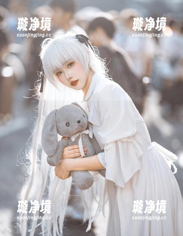 当Momoko葵葵碰上纯白，全套写真带来了一点遮遮掩掩的意趣