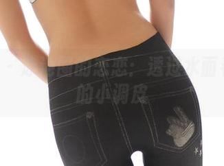 ROSI – 泳池圈的恋恋：透过水面看原图的小调皮