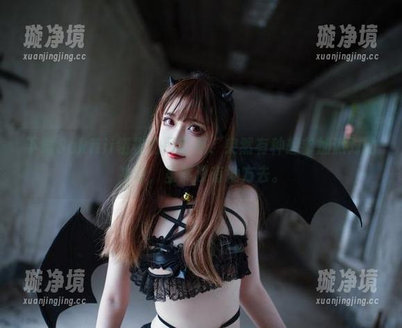 Sakiiii翎柒 下载Sakiiii翎柒的吊带照,突然有种想参加派对的冲动,虽然没有地方去。