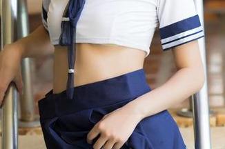 TGOD推女神 – 有些白衬衫真难穿，但艾小青的这张原图倒是给了点启发。