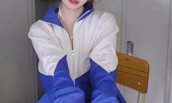 一言不合就COS！Tina很妖孽呀分享她的职业秘书穿搭乐趣