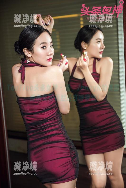 TouTiao头条女神 - 看，JennyR的美脚，原图资源竟然还在呼唤我！