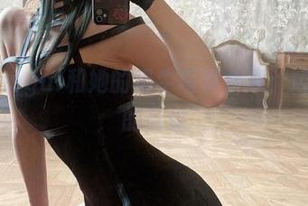 Vinnegal和她的奶牛写真合集：奶腥味的自由