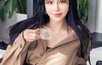 XINGYAN星颜社 – 裤里丝全套登场，李丽莎的写真让我们重新定义了‘舒适’！
