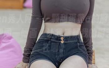 Xiuren秀人网 – 一颗甜蛋黄a的厨娘，高清得如同一幅画，让我质疑我的厨艺到底在哪。