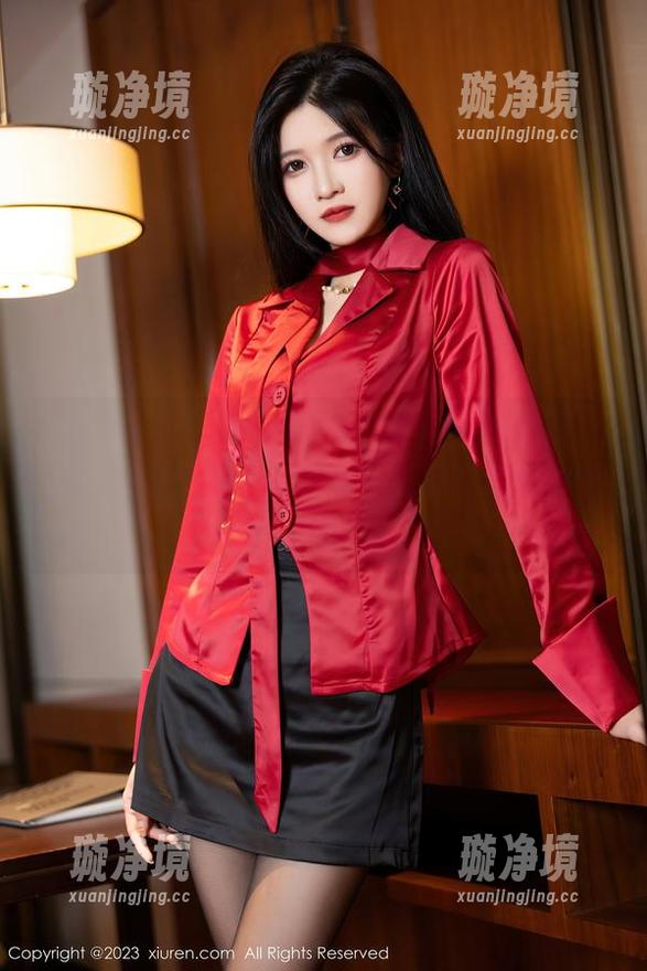 Xiuren秀人网 - 吃白菜的vi菜菜出镜，上演一场无圣光白色秀，万万没想到的套图哦！