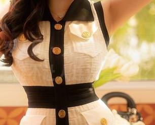 Xiuren秀人网 – 大琪琪Emily的套装，怎能不让人连连看美图？