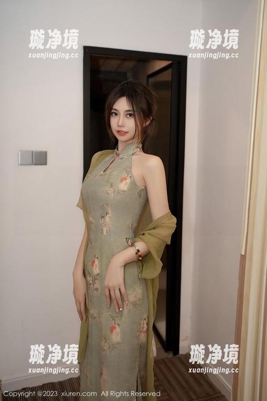 Xiuren秀人网-安妮Tess Xiuren秀人网 - 校服+安妮Tess=无圣光的图片趣史,如此自信的穿搭值得点赞!