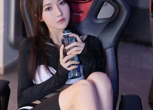 Xiuren秀人网 – 轻描淡写中发现的大惊喜，专属小海臀Rena的蕾丝精选