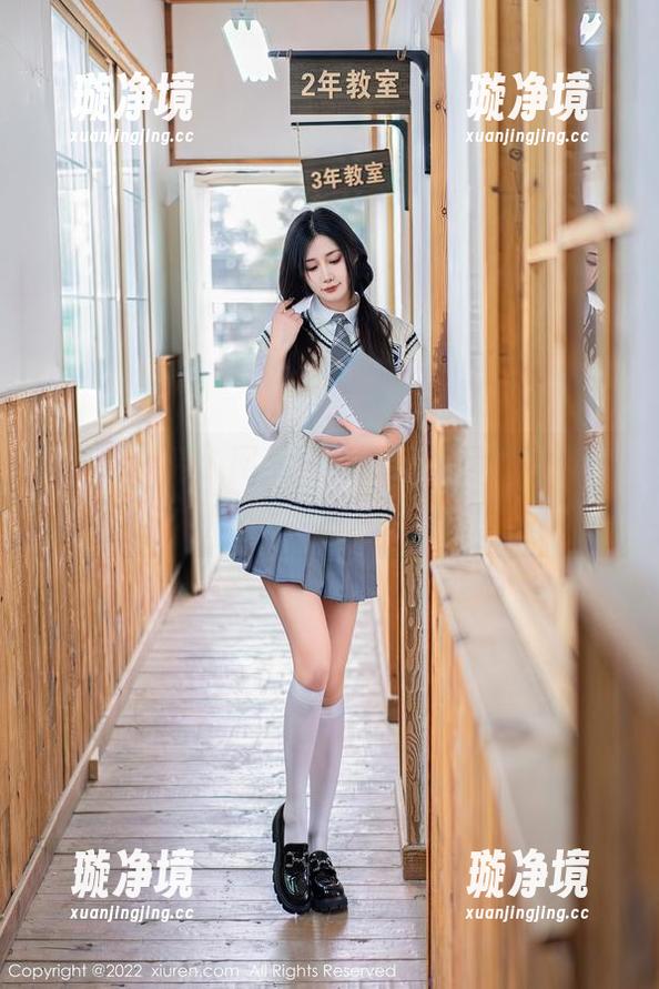 Xiuren秀人网-徐莉芝Booty Xiuren秀人网 - 泳池中的模特?就看徐莉芝Booty的死库水图集吧!