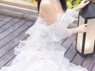 Xiuren秀人网 – 两份心情，一张原图，星小兔Meetu的“死库水”写真。
