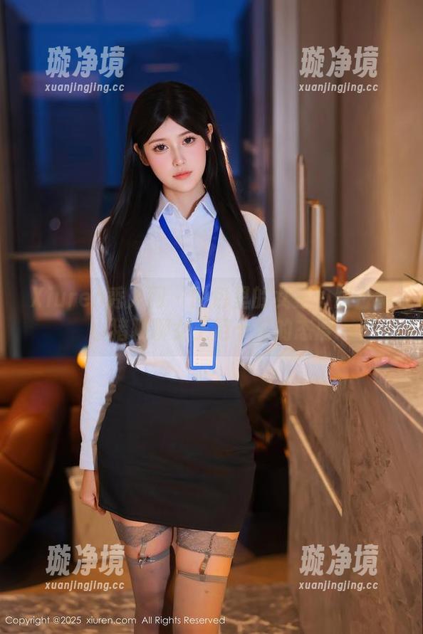Xiuren秀人网 - 图包里的女王：跟白露小猪聊聊女王范十足的态度
