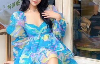 Xiuren秀人网 – 精致美女蕊蕊ruirui图包，圆润的姿态随便瞄一眼就停不下来。