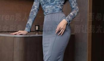 Xiuren秀人网 – 这组图片里，西希白兔的修女形象，似乎在说：“别让我太严肃哦！”