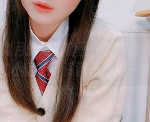 shimo霜月的短裙套图：就问谁能抗拒这样的小诱惑？资源一波接一波！