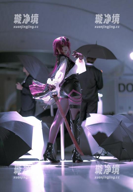 w百合欧皇子w 那个w百合欧皇子w的“碧蓝航线莱莎联动”,高清的照片背后让人疑惑的是什么?