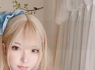 サク(saku)的写真，女孩的真实之美，完全不需要滤镜点缀。