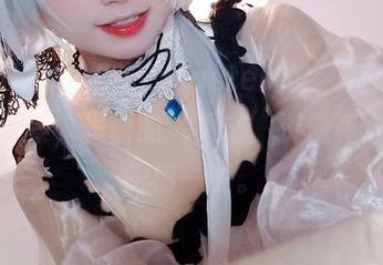 不得不说，伊喵_Master的‘明日方舟’写真集，里面的‘巫恋’资源真心让我眼前一亮。