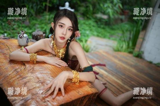余多多Dudu的高清写真，温柔到让人想偷偷藏起来那种