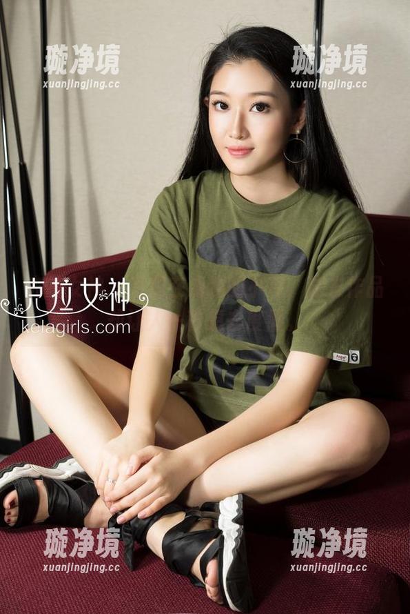 克拉女神-小芹 克拉女神 - 不是在海边的小芹,泳衣作品却让人一秒想去度假。