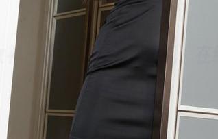 克拉女神 – 静静的泳池大挑战：在线资源求生记！