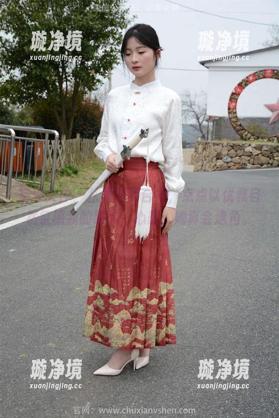 初夏女神 - 从原图到合集，点点以优雅自然征服我的眼球，心想：她真会选角。