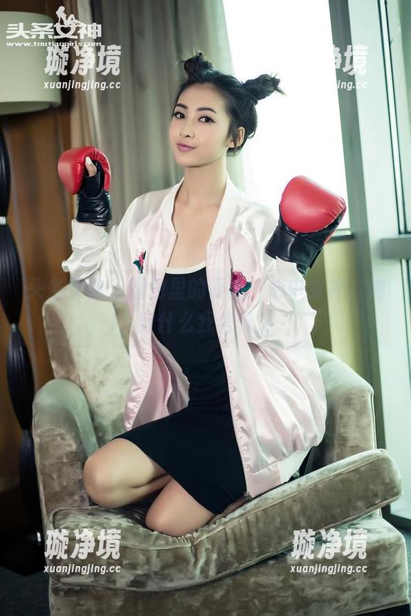 头条女神-蔡楠 头条女神 - 图包里的蔡楠:心中女神,她穿什么我信什么