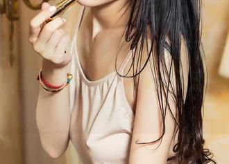 头条女神 – 新美图出炉！高萌萌用长腿给了我一记打击——我这一辈子恐怕只能仰望！