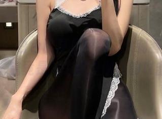 微密圈 – 白色比基尼图集，女刺客特工上线，究竟是魅力还是潜在的攻击？
