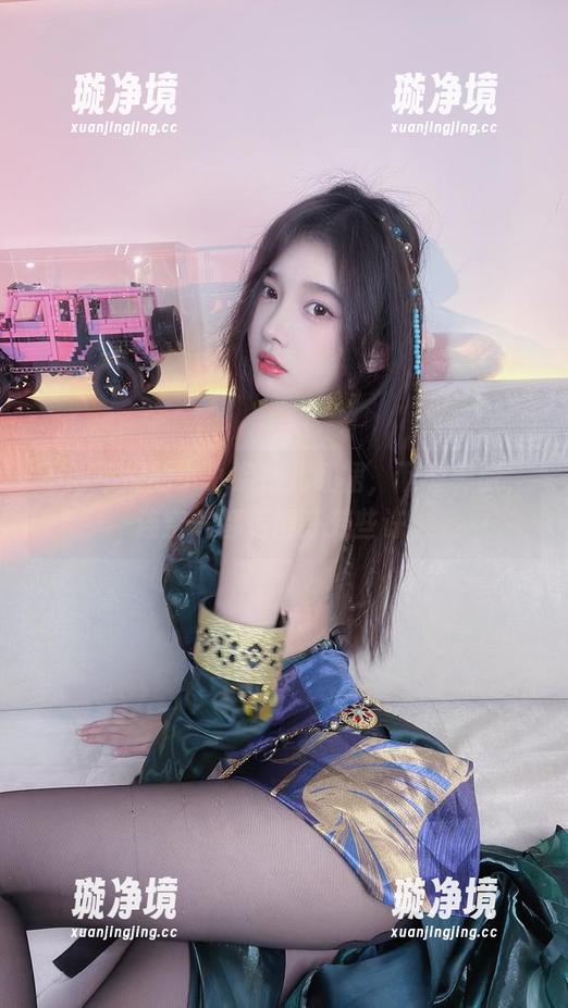 不得不提的小小奶瓶儿红裙，下载一张，连空气都变得芬芳些许。