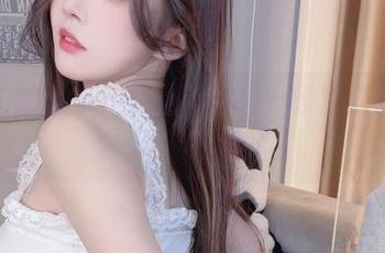 图册中的小小奶瓶儿，透着一股淡淡的迷离迦南气息