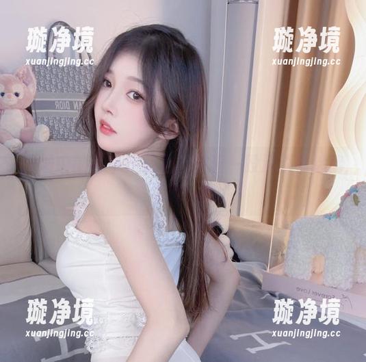 图册中的小小奶瓶儿，透着一股淡淡的迷离迦南气息