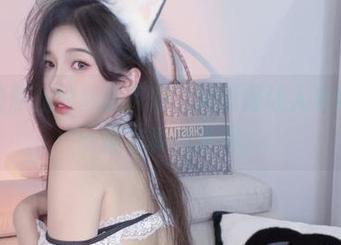 小小奶瓶儿的黑白系列，高清得让人有种想要一探究竟的冲动。