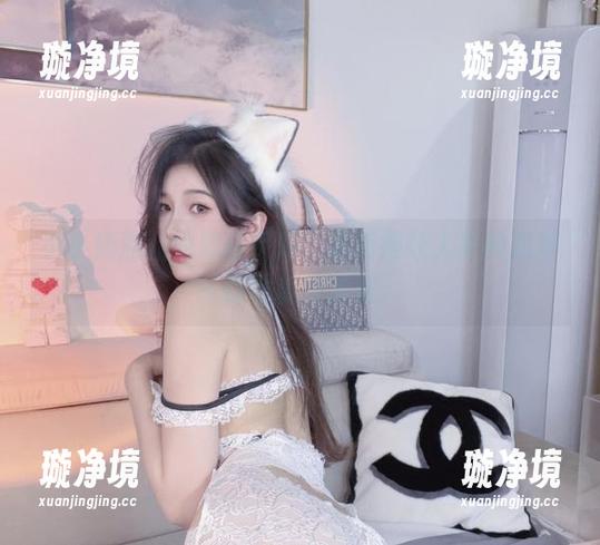 小小奶瓶儿的黑白系列，高清得让人有种想要一探究竟的冲动。