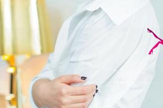尤果网 – 警告：含含的礼服在线，图片中的她似乎在召唤我！