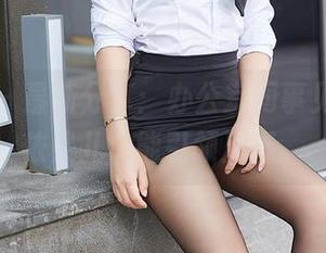 尤蜜荟 – 最新分享：办公室同事见证，娜依灵儿总能引领风骚。