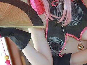 上班无聊翻图库，发现您的蛋蛋和九尾玉藻前不可思议的组合