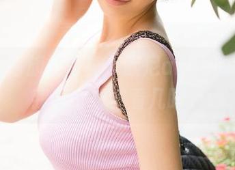 推女神 – 旗袍写真，欧尼anne的姿态让我私心想多看几眼。