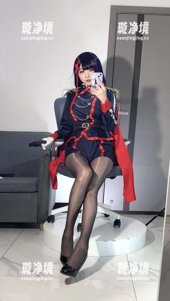 无影喵喵 无影喵喵的办公室迷踪:写真集里那些理论上的万花筒