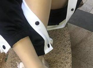 微密圈 – 无敌哒小姨妈的温柔合集，翻了一张想赞，但又不想太明显…呵呵