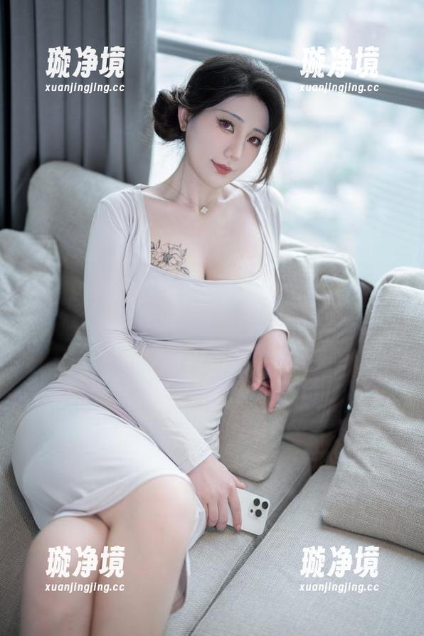 星澜是澜澜叫澜妹呀穿约尔红毛衣的这张照片，有种让人忍不住想再多看几眼的魔力