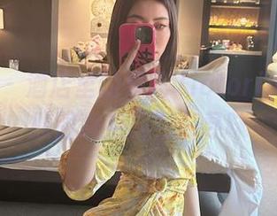微密圈 – 酒店里的果儿Victoria，黑丝原图背后的耐人寻味