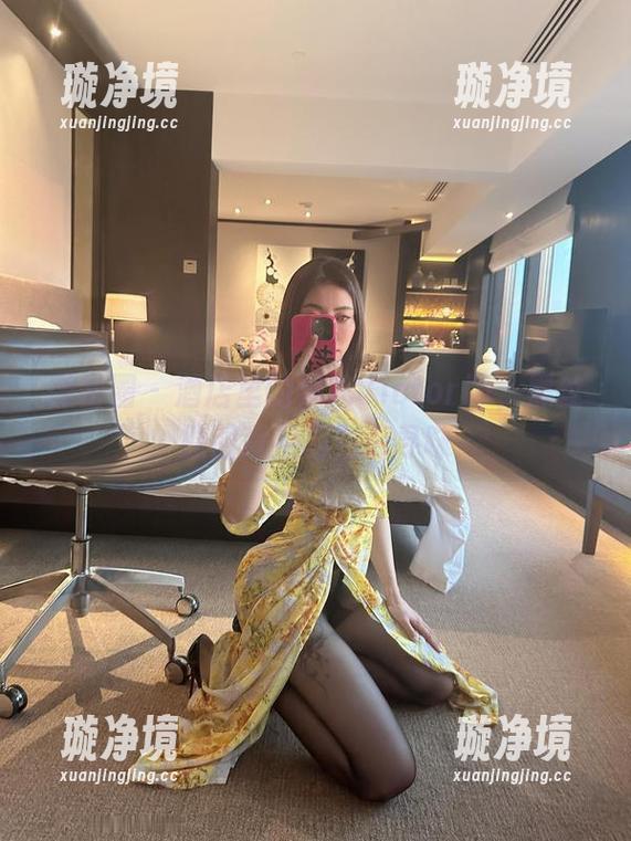 微密圈 - 酒店里的果儿Victoria，黑丝原图背后的耐人寻味