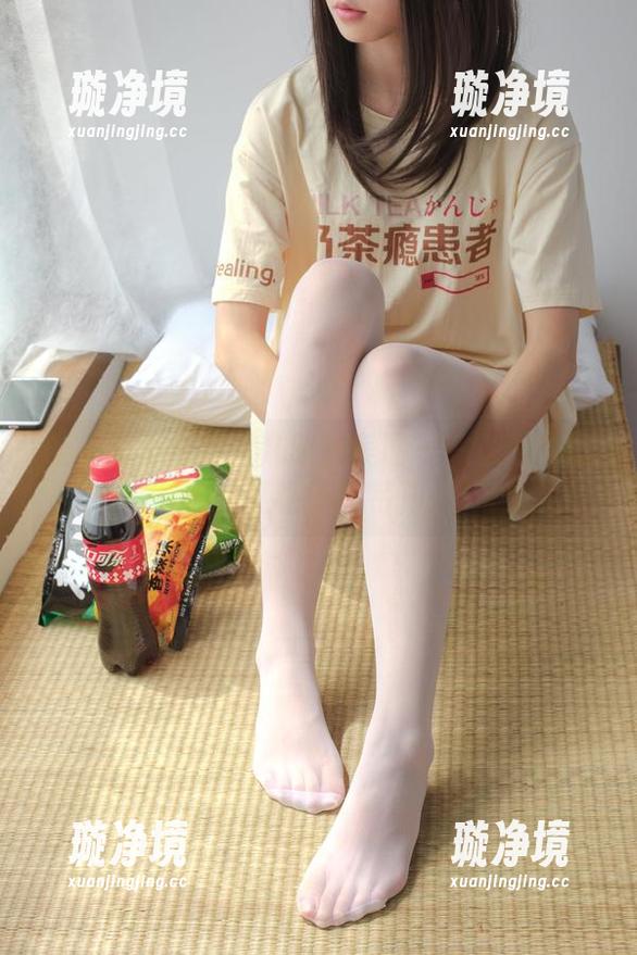 森萝财团 让人忍不住多看几眼的美图——森萝财团黑丝红格子裙特刊。