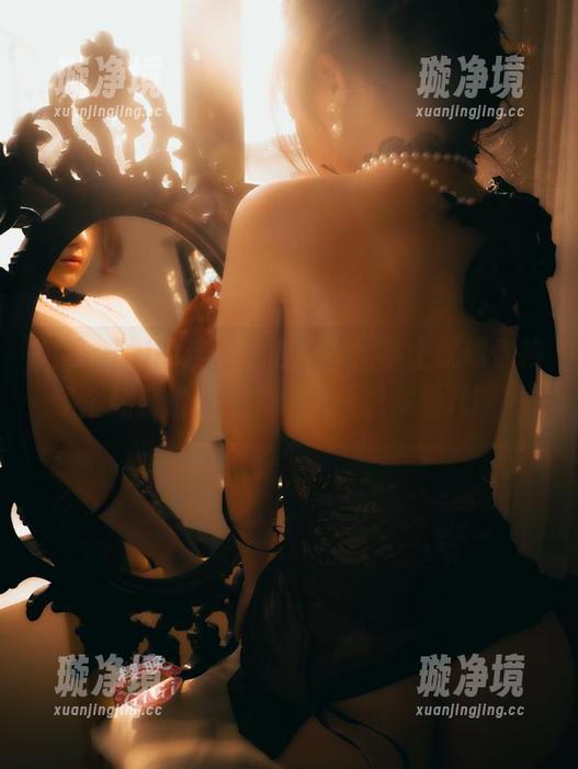 樱晚gigi的连体衣最新作，穿上就像你换了个新身份，让人忍不住想多看几眼！