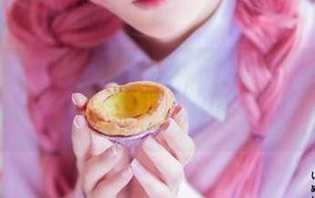 私拍图包：浅野菌子在死库水中寻找深藏的泳圈秘宝，结果收获是…