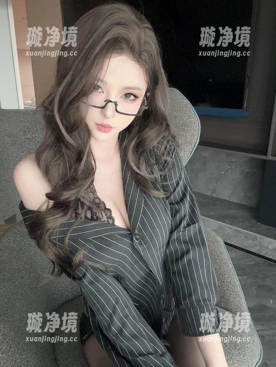 看呀，清水由乃如何把姐姐的角色添上一点俏皮的图片？